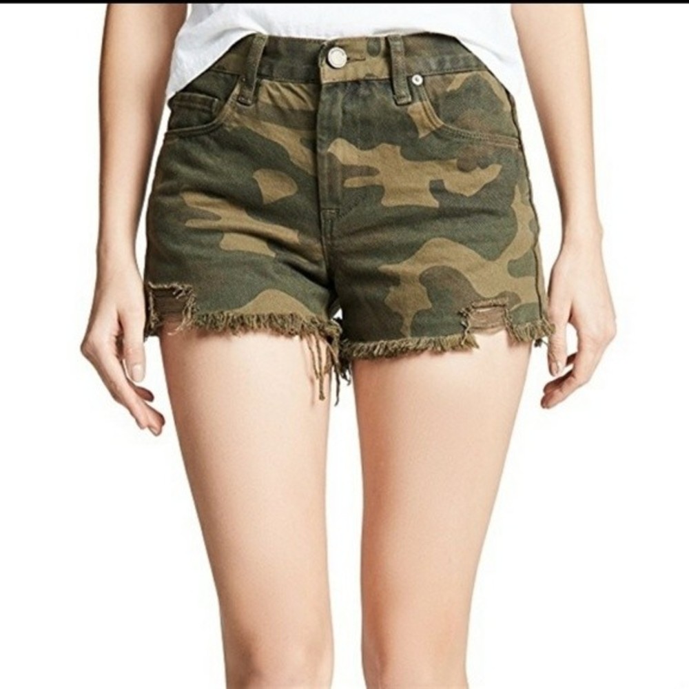 Camo Frayed Hem Women’s Shorts - Olive Camo